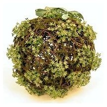 Bolas d.20 cm mimbre rustico con flores mini verde