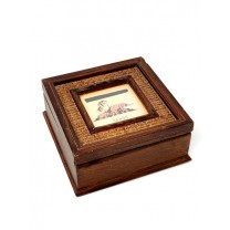 Caja madera 17 x 17 x 8cm con portafoto decorada rattan
