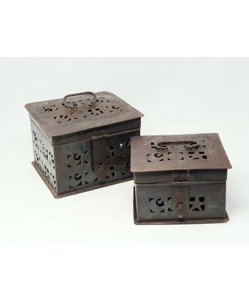 Caja decoración hierro oxido rectangular calada 17 x 14cm Alt.11cm