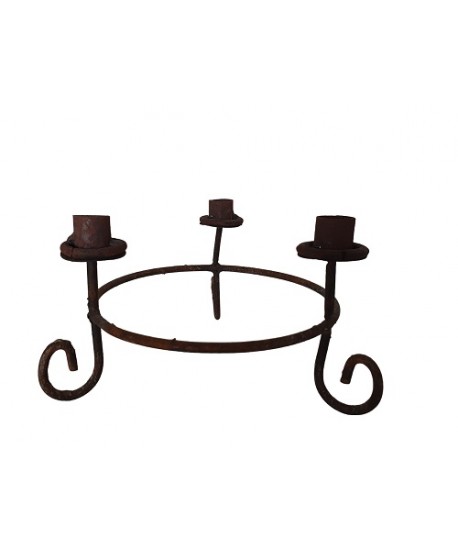 Alquiler candelabro hierro mesa bajo 3 brazos hierro oxido d.25cm Alt.15cm