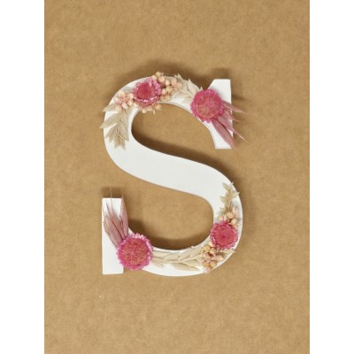 Letra madera 11 cm decorada con flores secas